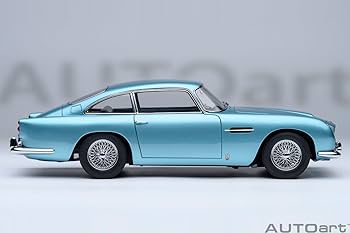 Amazon.co.jp: オートアート (AUTOart) 1/18 アストンマーチン